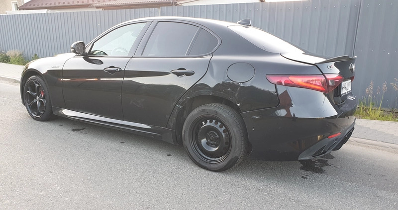 Alfa Romeo Giulia cena 48900 przebieg: 83527, rok produkcji 2018 z Zawichost małe 277